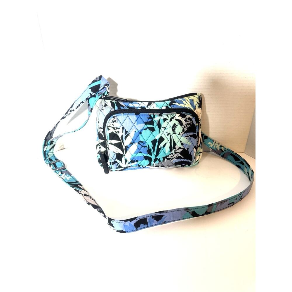 VERA BRADLEY CAMOFLORAL PATTERN ADJUSTABLE CROSS BODY ZIPPER PURSE